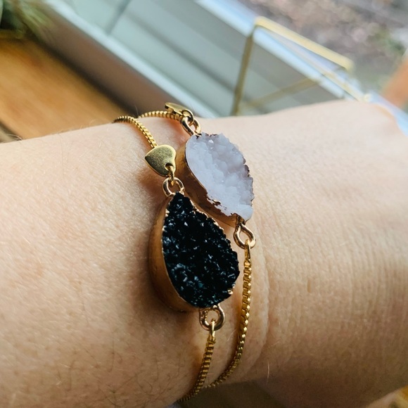 ✨Yin Yang Black & White Crystal Quartz Druzy & 18k Gold Adjustable Bracelet✨ - Picture 8 of 8